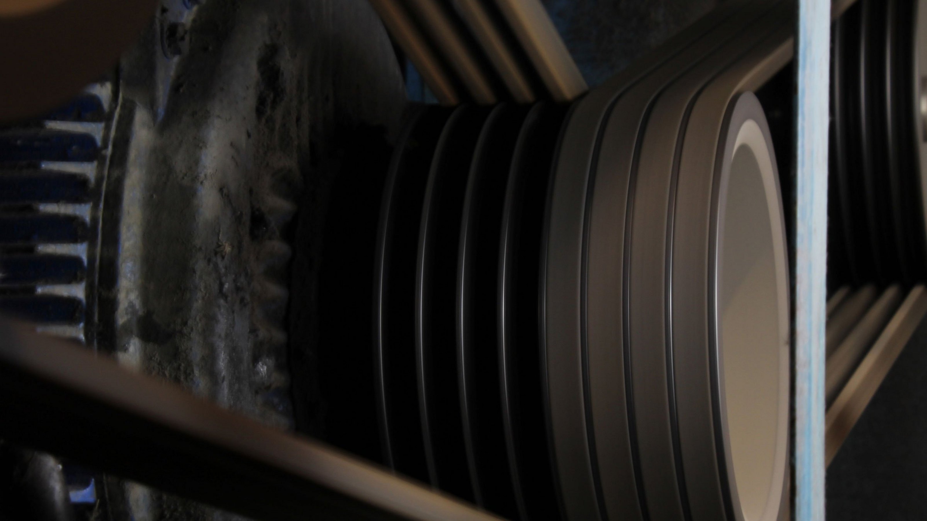 La vostra esigenza – la nostra consulenza et i nostri calcoli = la vostra soluzione La vostra esigenza – la nostra consulenza et i nostri calcoli = la vostra soluzione